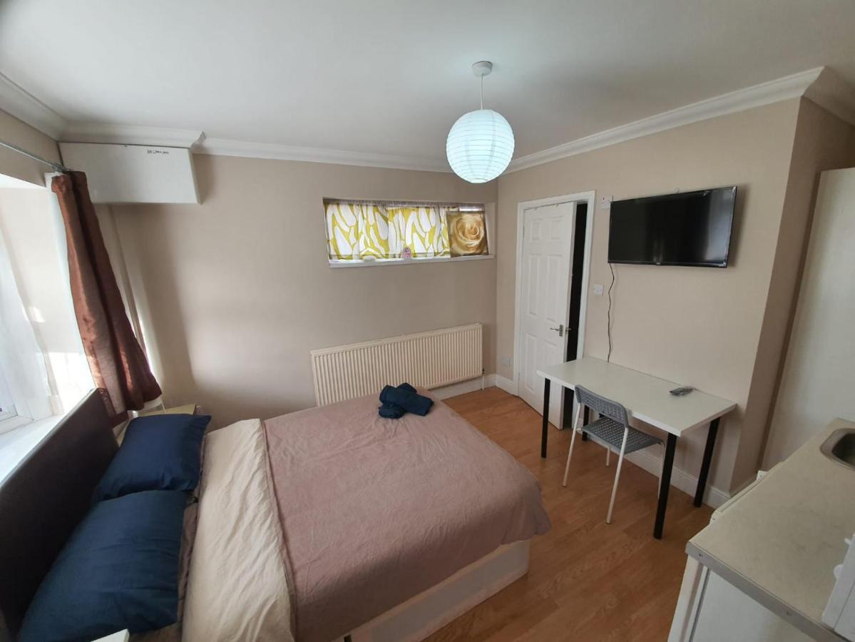 Eastwood Rooms Goodmayes Luaran gambar